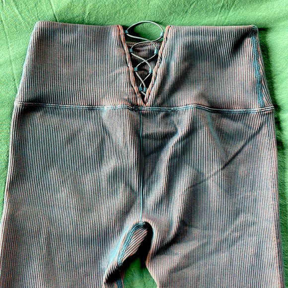 Fabletics Matching Set ; Never Been Worn! - Picture 4 of 4